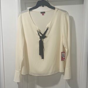 🆕Women’s Vince Camuto Antique White blouse. Size XL. NWT
